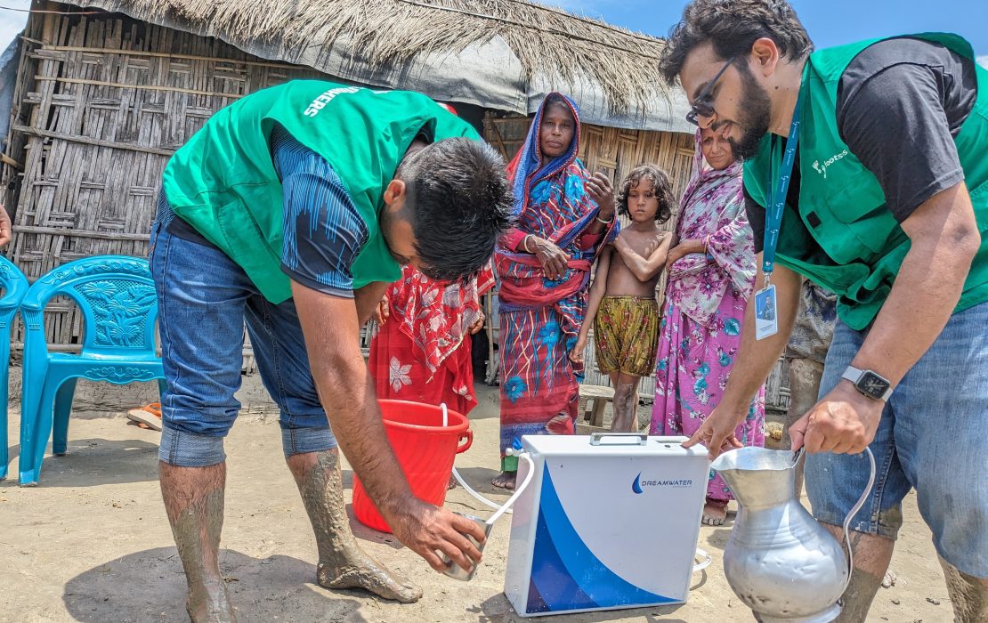 Footsteps team teaching a family how to filter surface water using Dreamwater in floodprone Kurigram District. Photo: Footsteps Footsteps team teaching a family how to filter surface water using Dreamwater filter