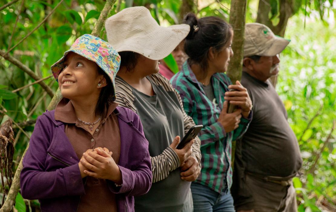 Personas en el bosque en Ecuador