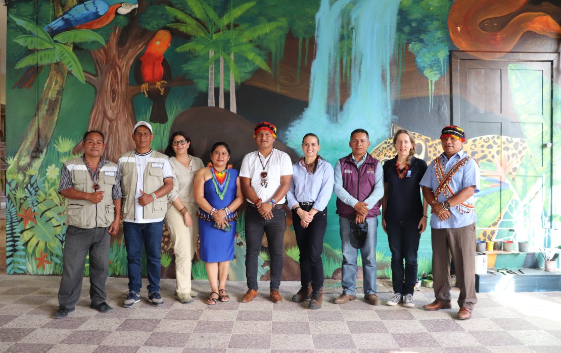Ceremonia de tenencia de tierras de los pueblos indígenas