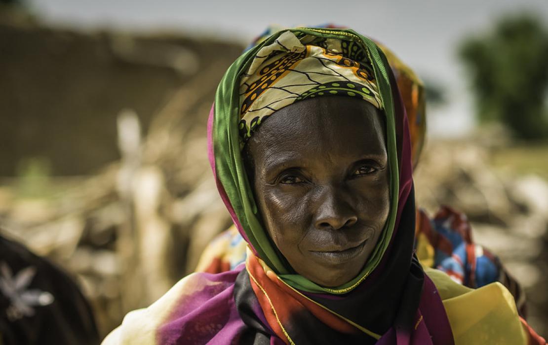 Une femme souriant au Mali