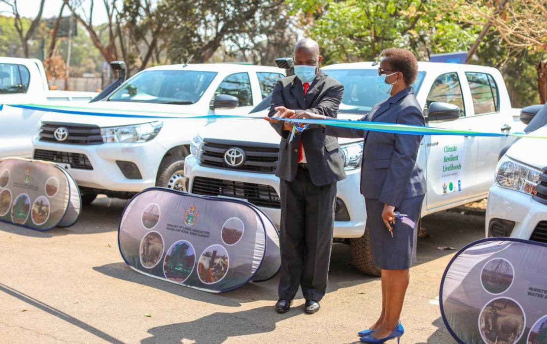Five vehicles handed over by the UNDP to provide mobility support to the Ministry of Lands, Agriculture, Fisheries, Water and Rural Resettlement of Zimbabwe