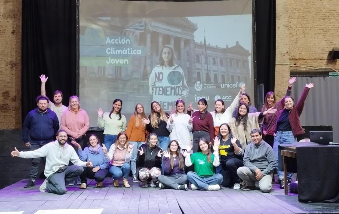 Educadores y equipo de Acción Climática Joven en Uruguay