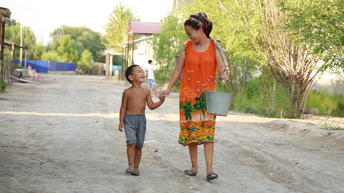 Safe drinking water in the Khojamet community, Uzbekistan. 