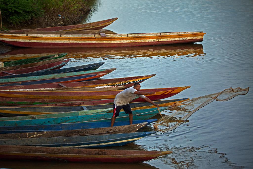 Casting a fishing net, San Marcos – Sucre, Colombia December 2023 