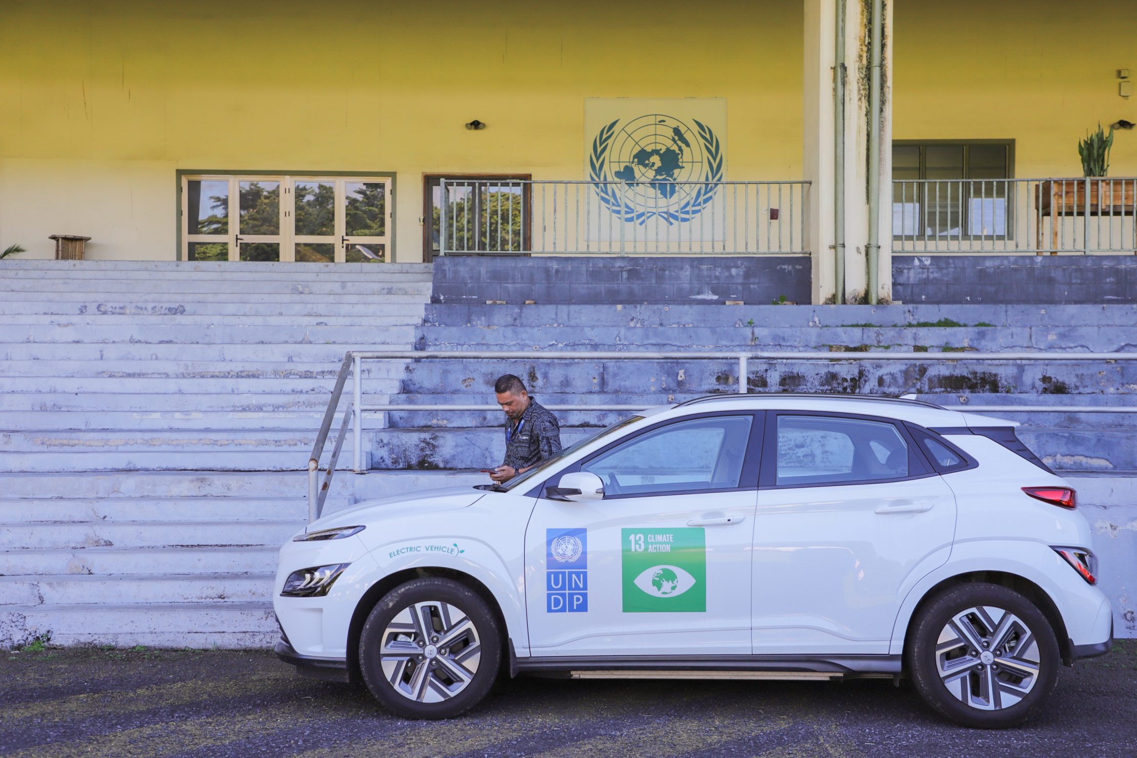 Photo: UNDP Samoa Multi-Country Office Electric vehicle outside UNDP's office, Tuanaimato, Samoa