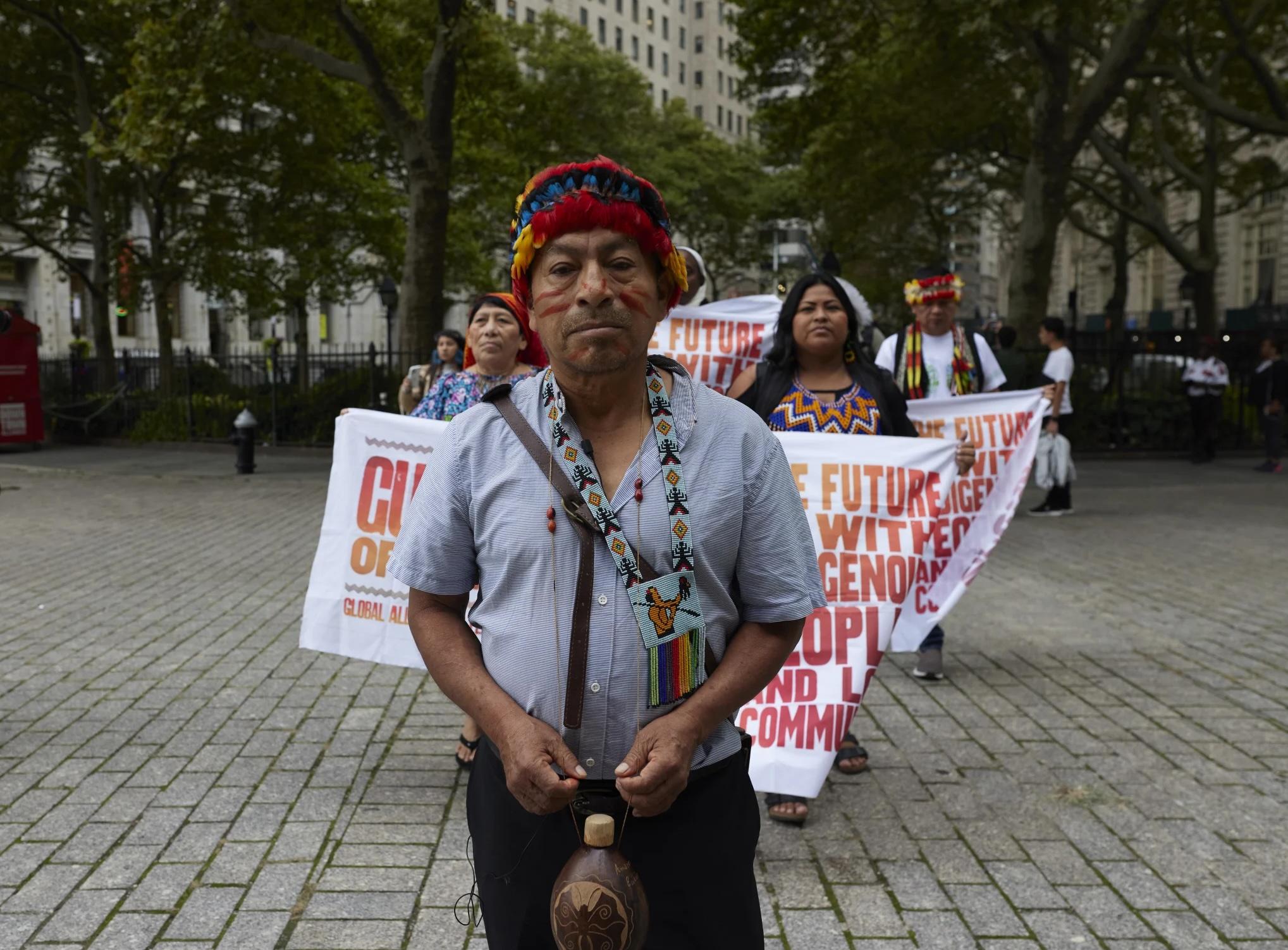 Ricardo Tsakimp est un chaman, appartenant à la communauté autochtone shuar en Équateur. Il a voué sa vie à l’intégration des savoirs médicaux traditionnels dans le système de santé équatorien. Photo : PNUD/Colin Morvan