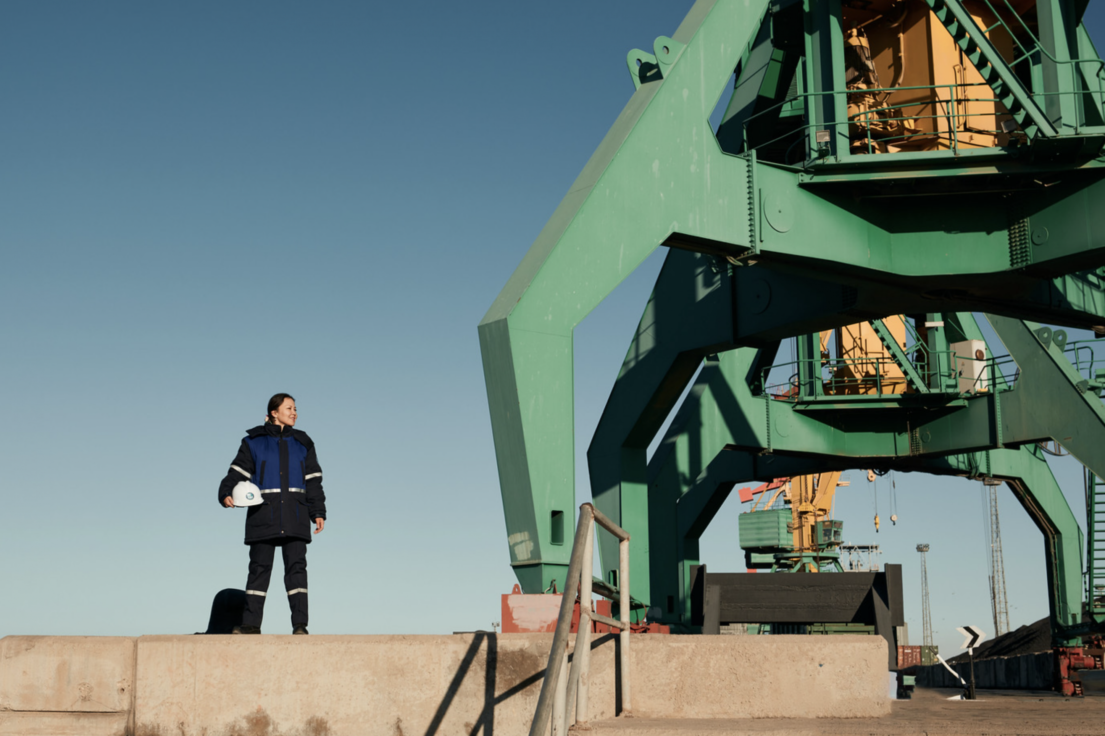 Gaziza Yerzhanova, especialista en protección ambiental que trabaja en el puerto marítimo de Aktau en Kazajstán