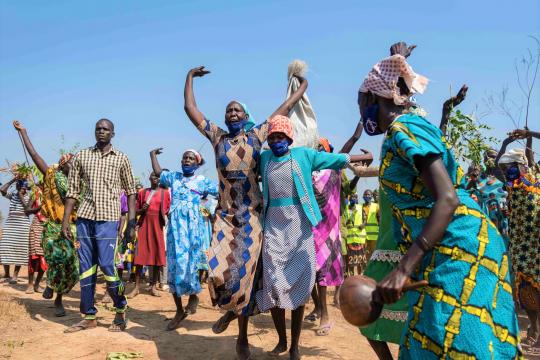 Photo : UNDP South Sudan Women dancing in South Sudan.