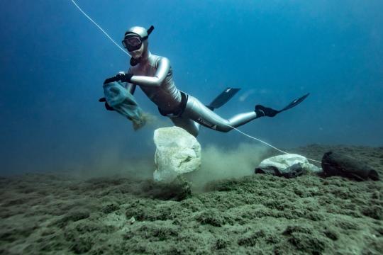Photo: Şebnem Coşkun/Anadolu Agency Dive in Hatay to protect the world's water resources
