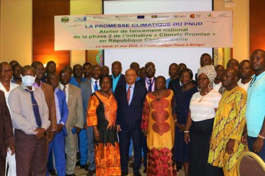 Photo : PNUD Centrafrique Photo de groupe lors du lancement de la phase 2 de la Climate Promise à Bangui