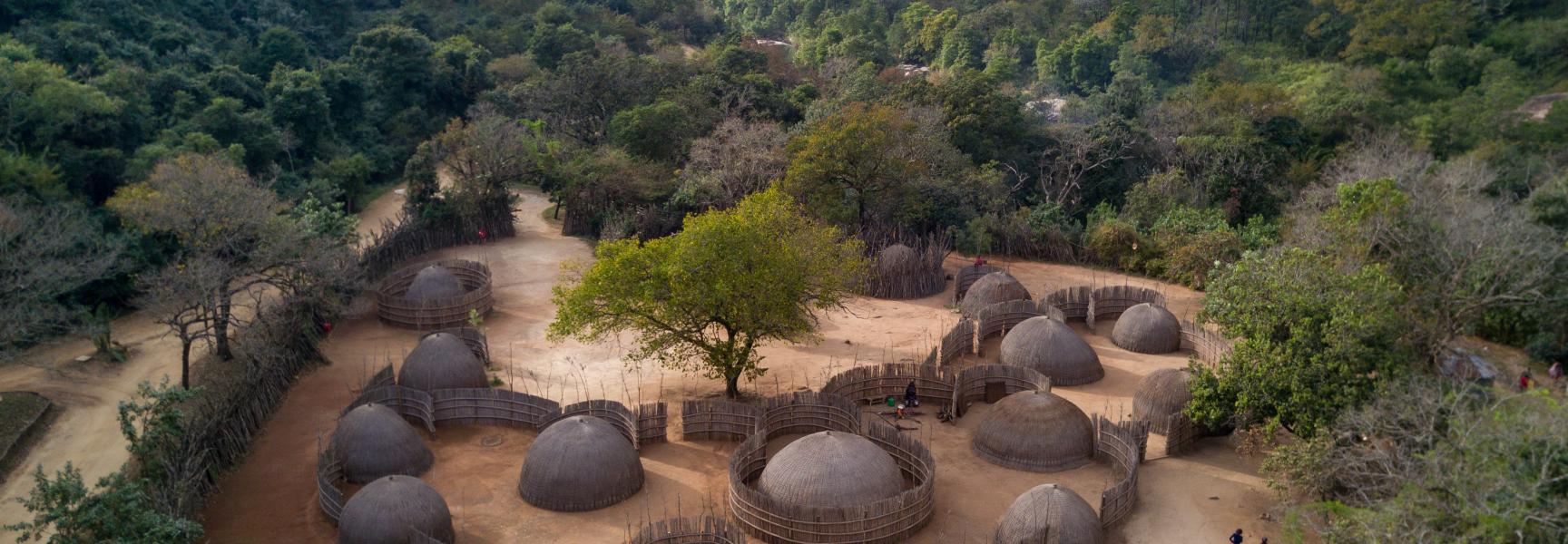 Vista aérea de una aldea en Eswatini